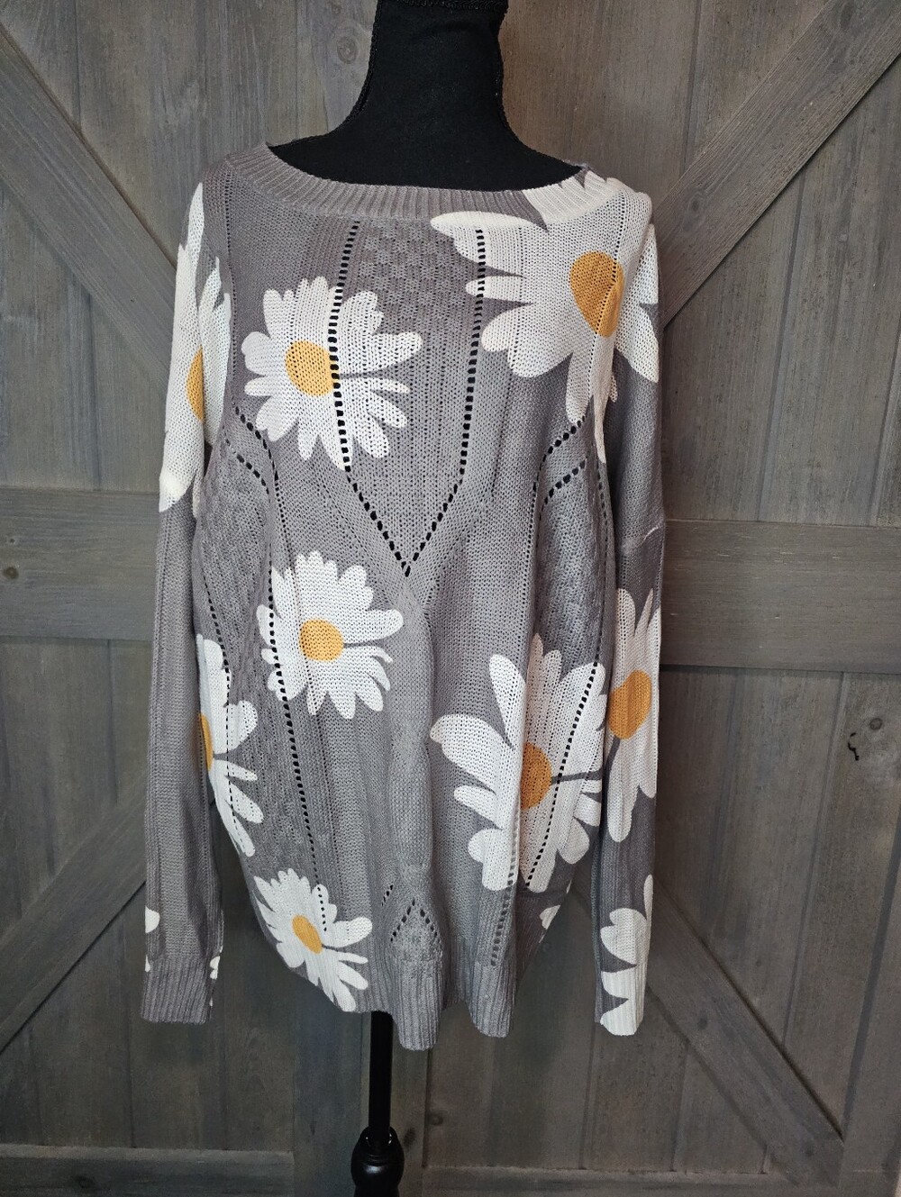 David Dani Women's 2XL Gray Daisy Sweater